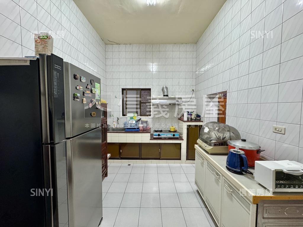 瑞豐社區面寬透天車墅房屋室內格局與周邊環境