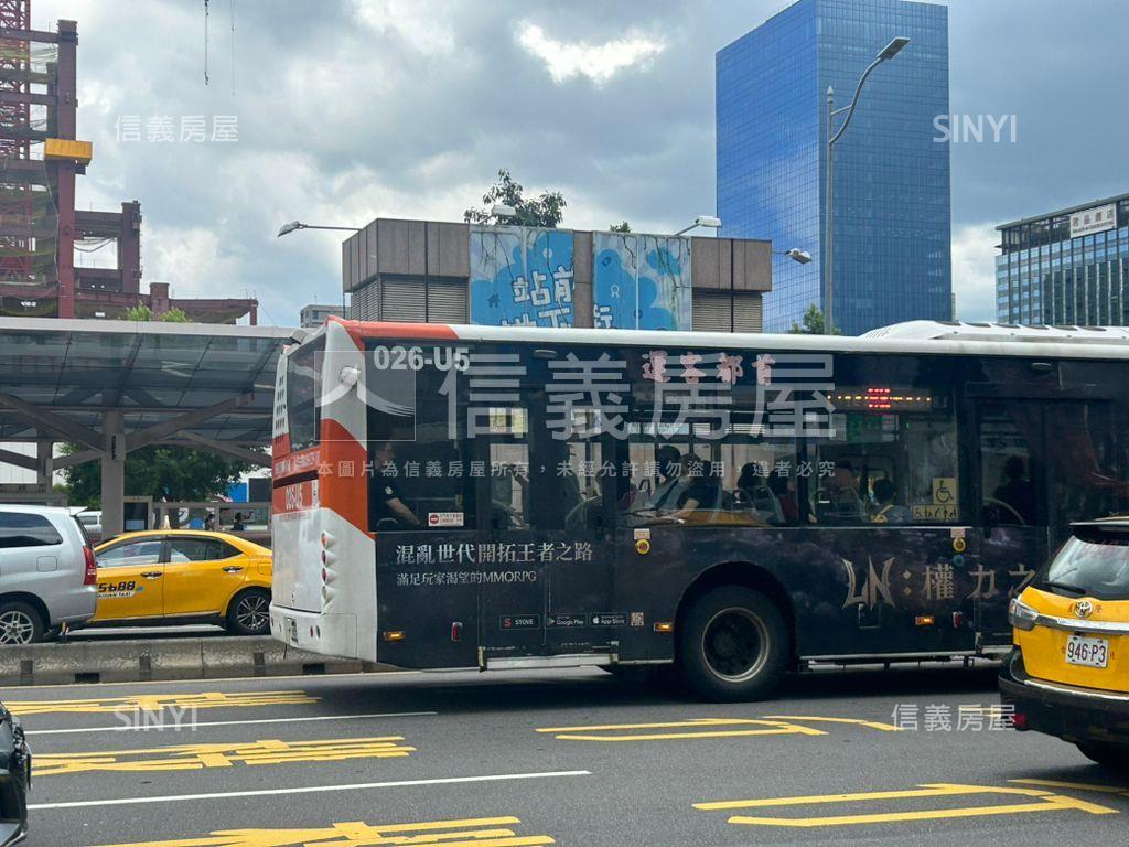 台北廣場大樓小金店面房屋室內格局與周邊環境