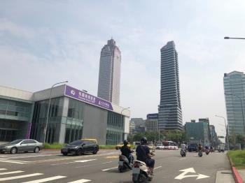 台北廣場大樓小金店面