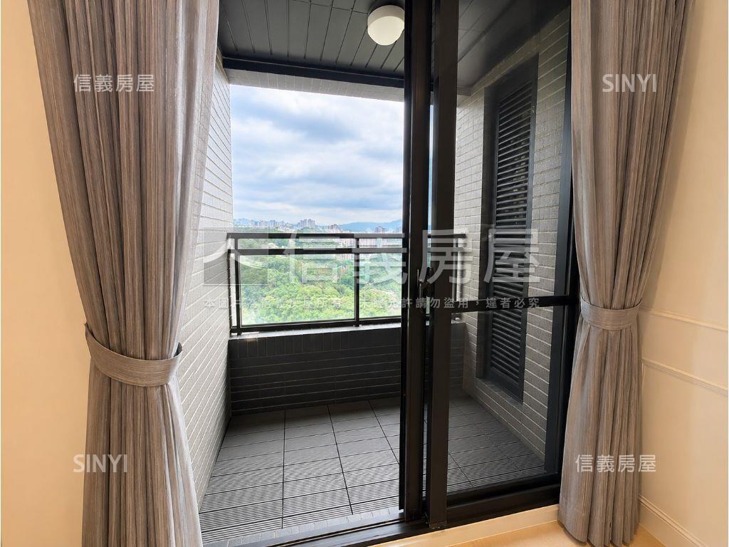 天際ＳＫＹ高樓山景２房房屋室內格局與周邊環境