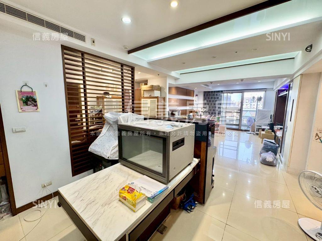 大千琉璃高樓四房雙車位房屋室內格局與周邊環境