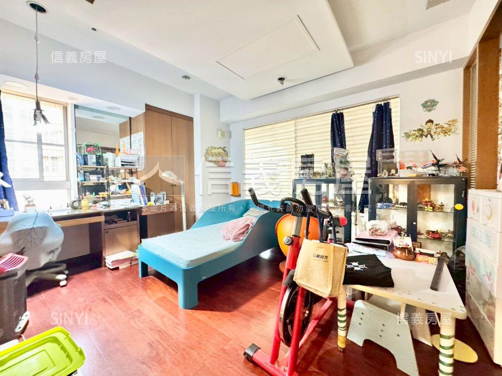 大千琉璃高樓四房雙車位房屋室內格局與周邊環境