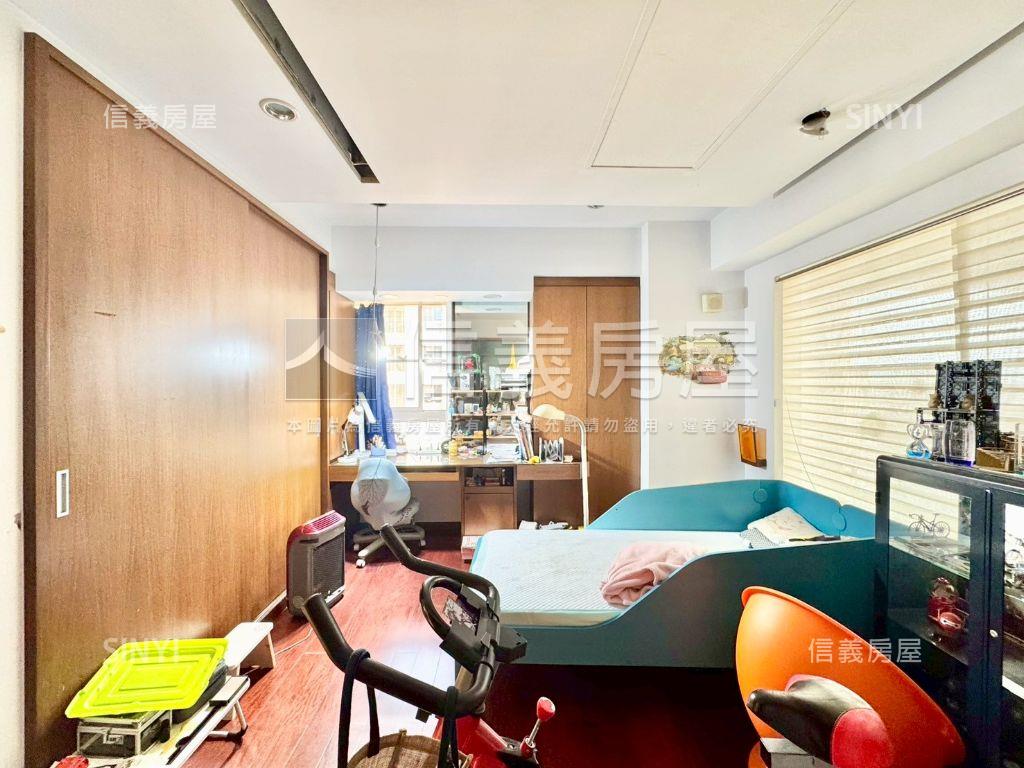 大千琉璃高樓四房雙車位房屋室內格局與周邊環境