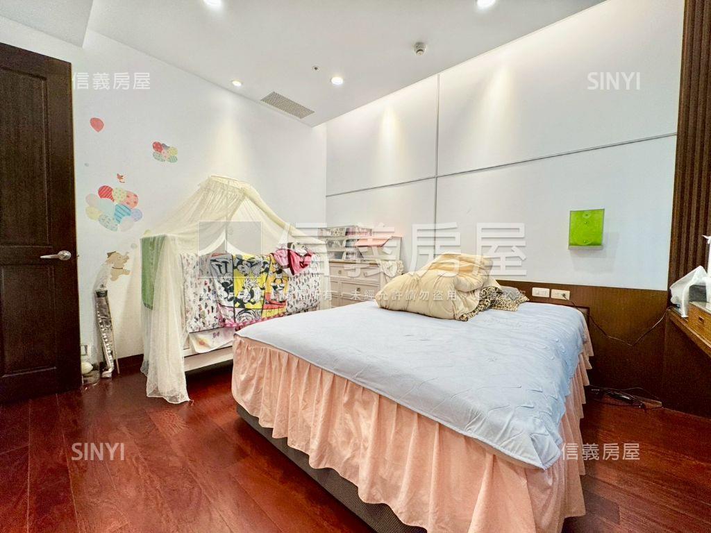 大千琉璃高樓四房雙車位房屋室內格局與周邊環境