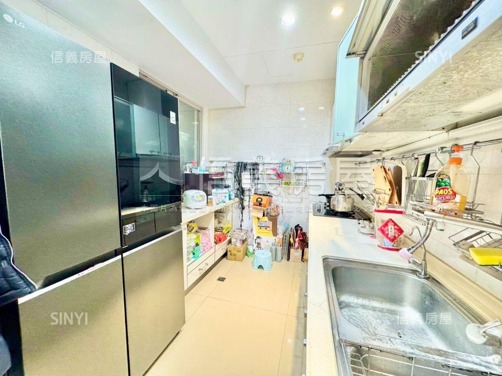 大千琉璃高樓四房雙車位房屋室內格局與周邊環境