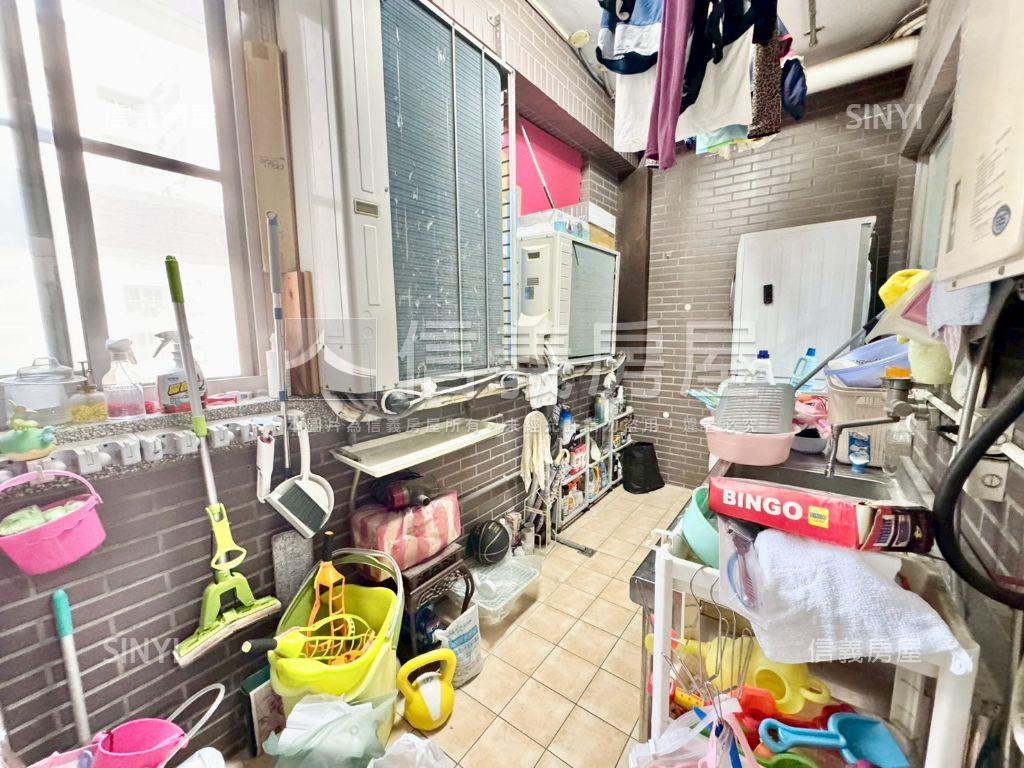 大千琉璃高樓四房雙車位房屋室內格局與周邊環境