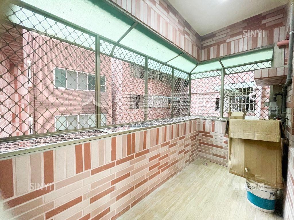 左營高鐵榮總樹景三房平車房屋室內格局與周邊環境
