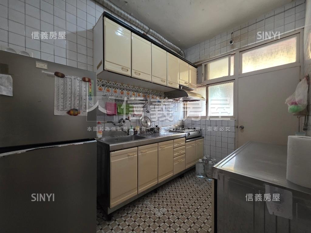 新烏路二段三樓美寓房屋室內格局與周邊環境