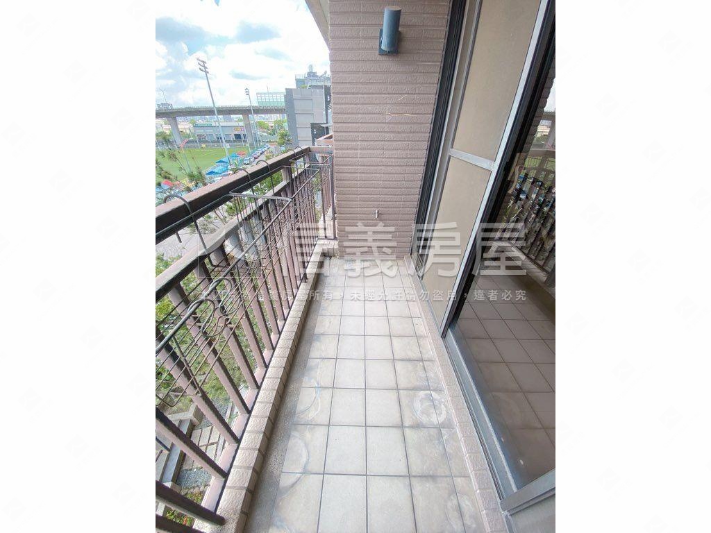 坤悅Ｏ２三房面球場視野戶房屋室內格局與周邊環境