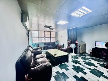 近培英走路約３分鐘一樓