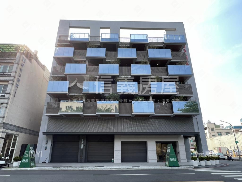 面三民高中角窗醒目樓店房屋室內格局與周邊環境
