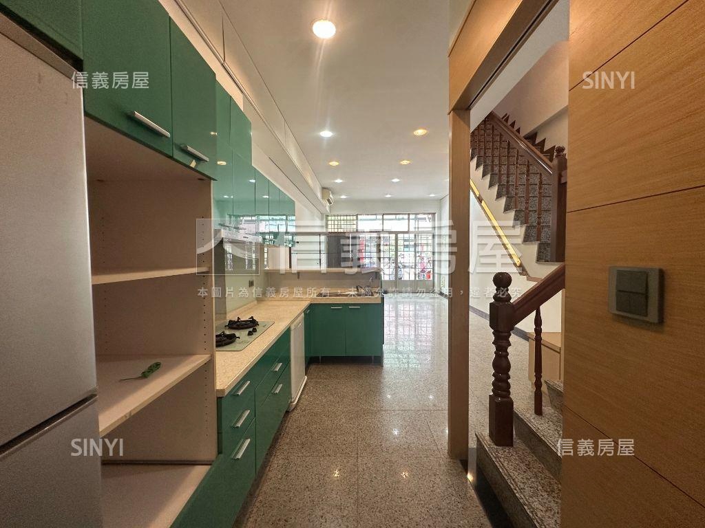 近捷運透店！不用三千萬！房屋室內格局與周邊環境