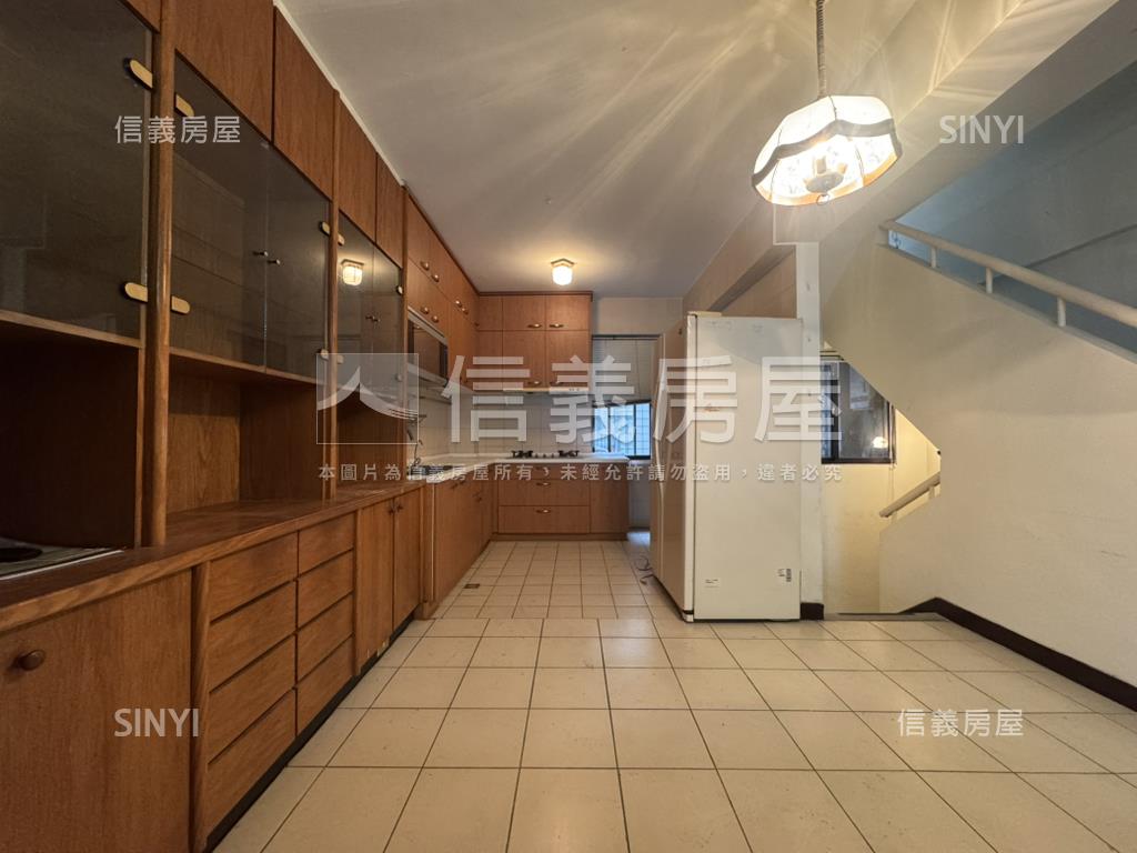 台北小城溫馨美築房屋室內格局與周邊環境