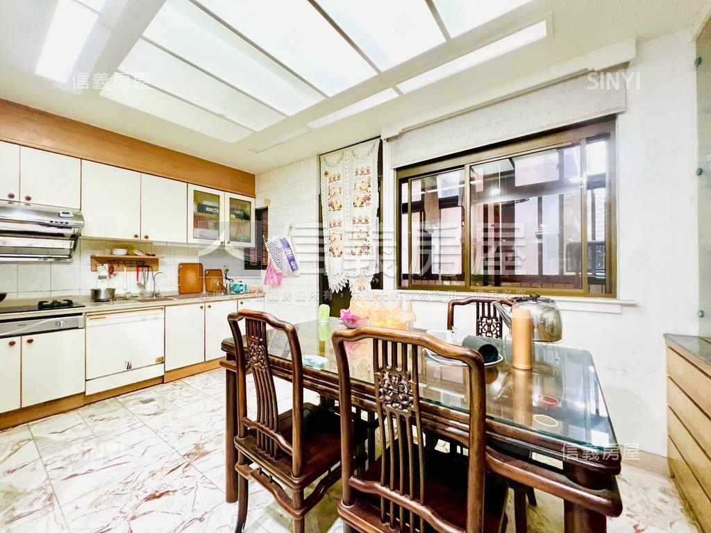 ◆名家林園◆３房坡平車位房屋室內格局與周邊環境