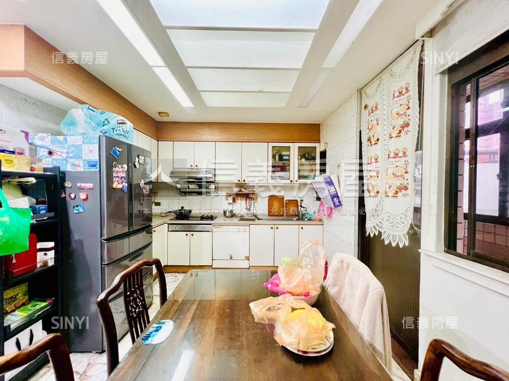 ◆名家林園◆３房坡平車位房屋室內格局與周邊環境