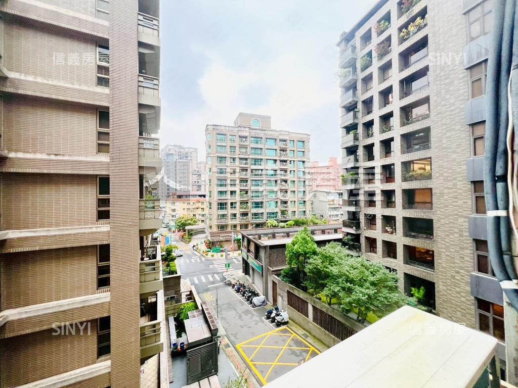 ◆名家林園◆３房坡平車位房屋室內格局與周邊環境