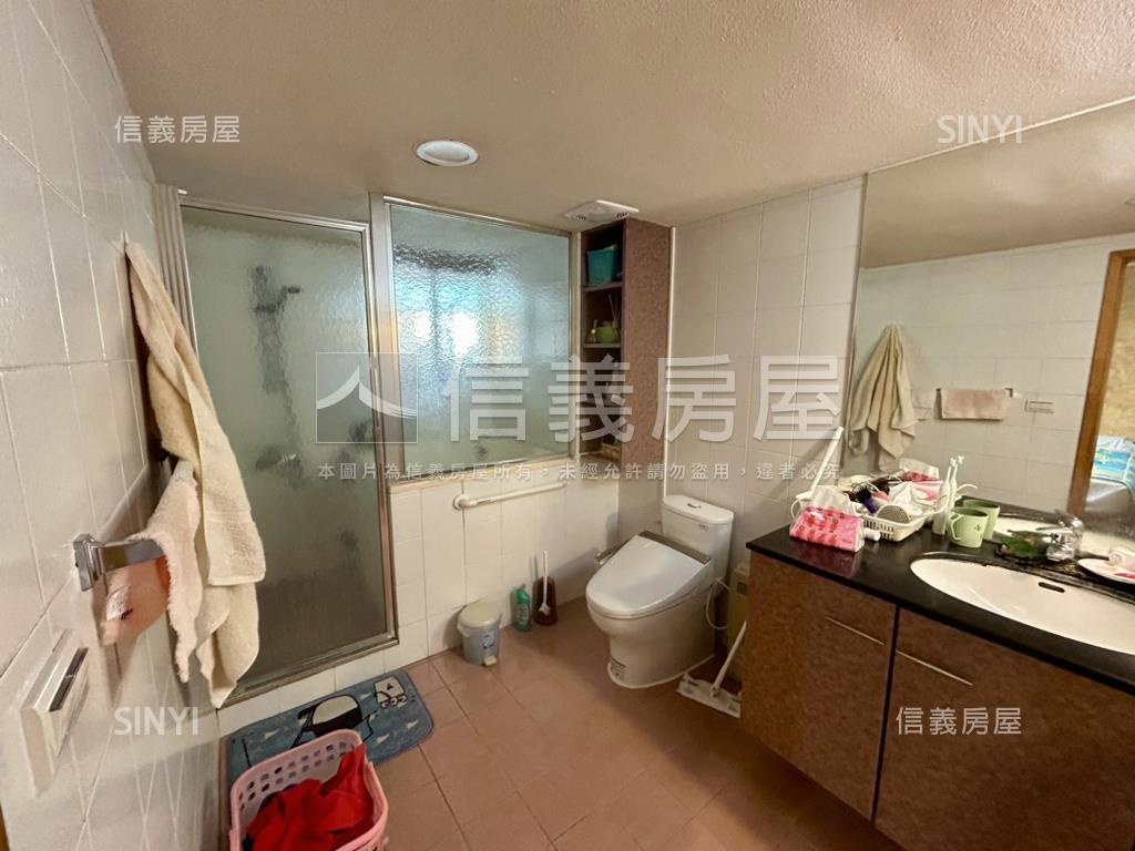 忠誠電梯三房房屋室內格局與周邊環境