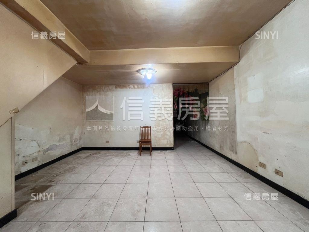 ★杏林三路方正透天★房屋室內格局與周邊環境