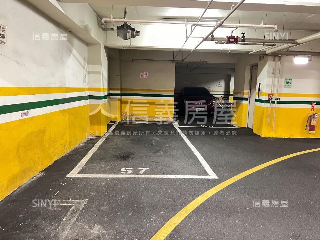 法國勳章邊間三房車位房屋室內格局與周邊環境