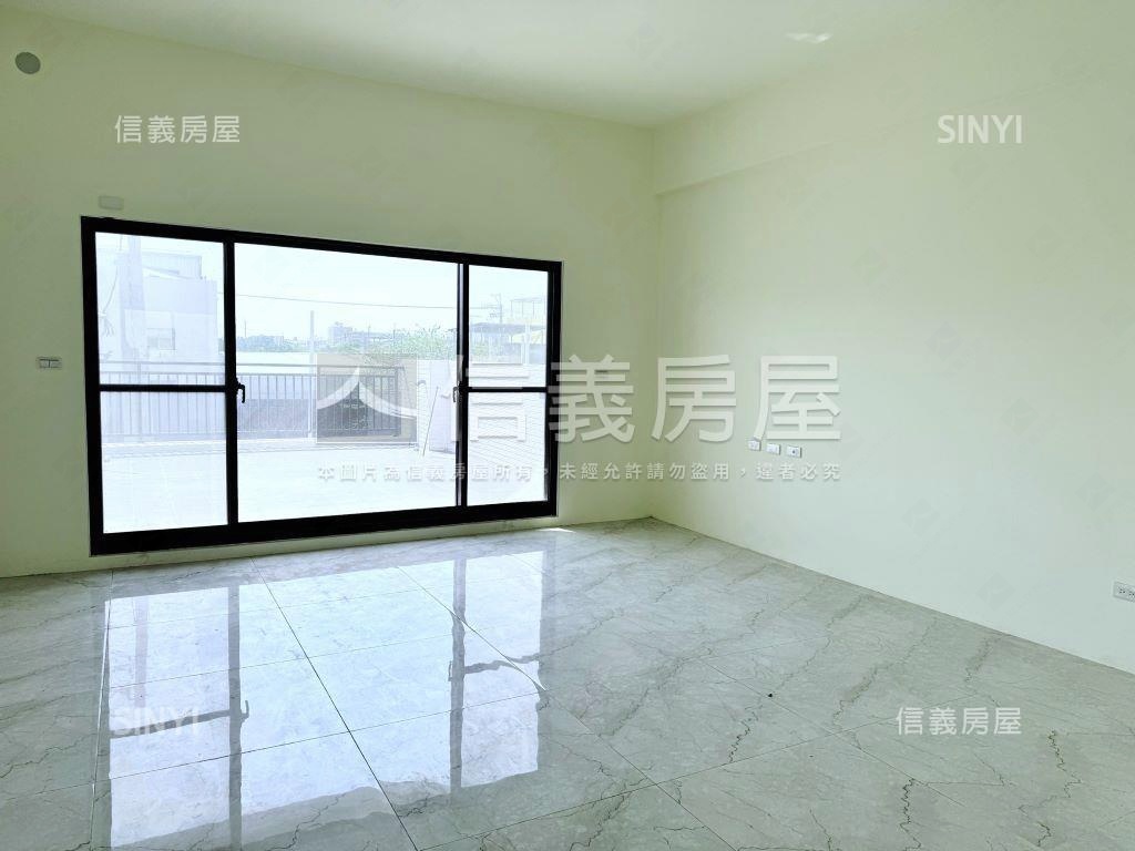 擁抱海景＊興達港電梯車墅房屋室內格局與周邊環境