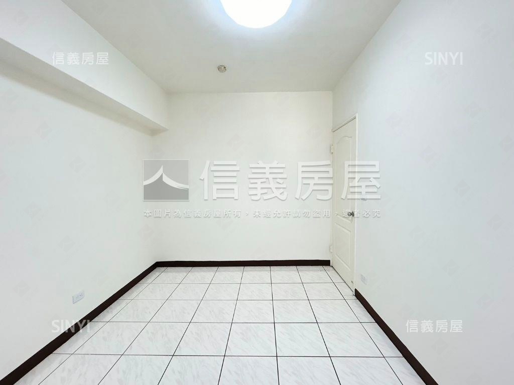 崇光國小旁三房附車位房屋室內格局與周邊環境