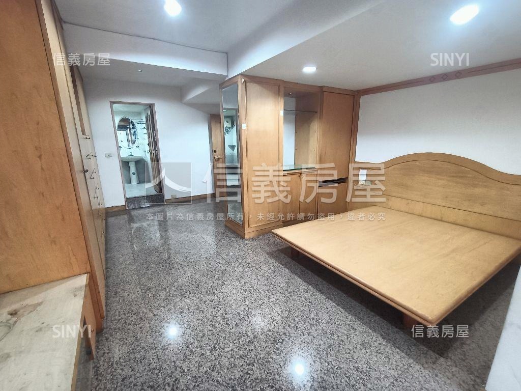 近火車站次高樓大３房房屋室內格局與周邊環境