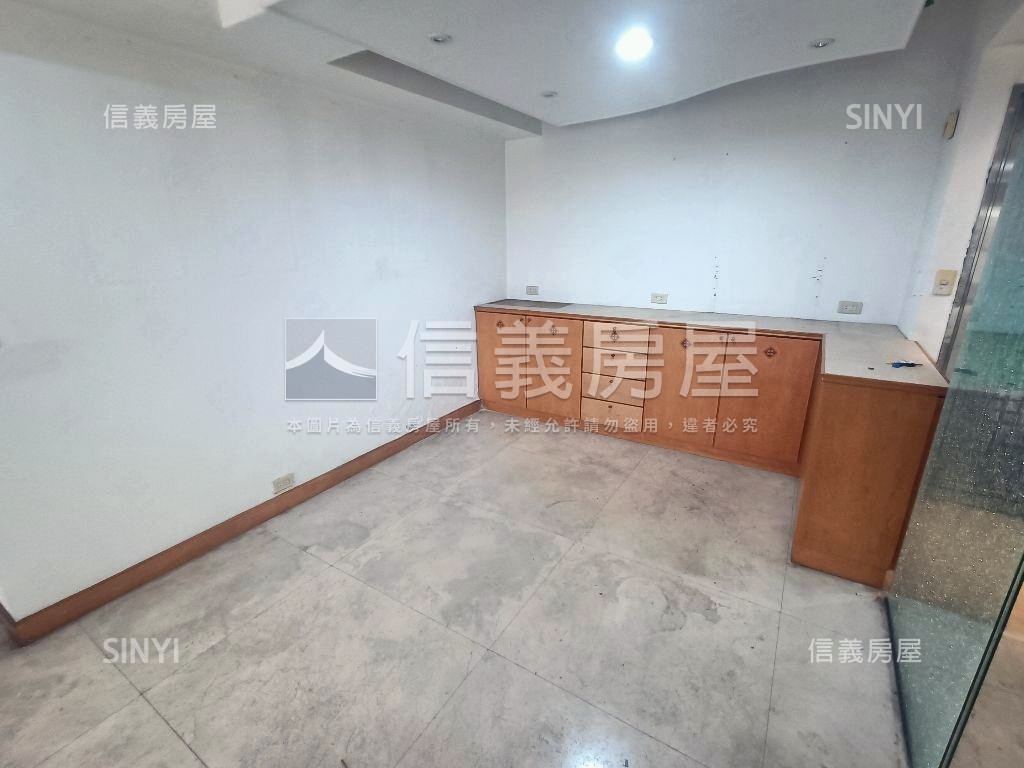 近火車站次高樓大３房房屋室內格局與周邊環境