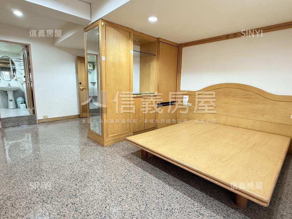 近七賢國小大坪數採光三房房屋室內格局與周邊環境