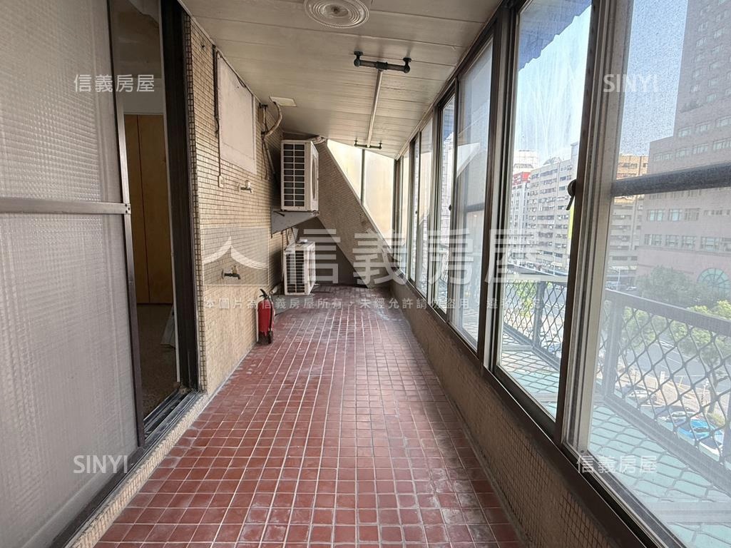 近七賢國小大坪數採光三房房屋室內格局與周邊環境