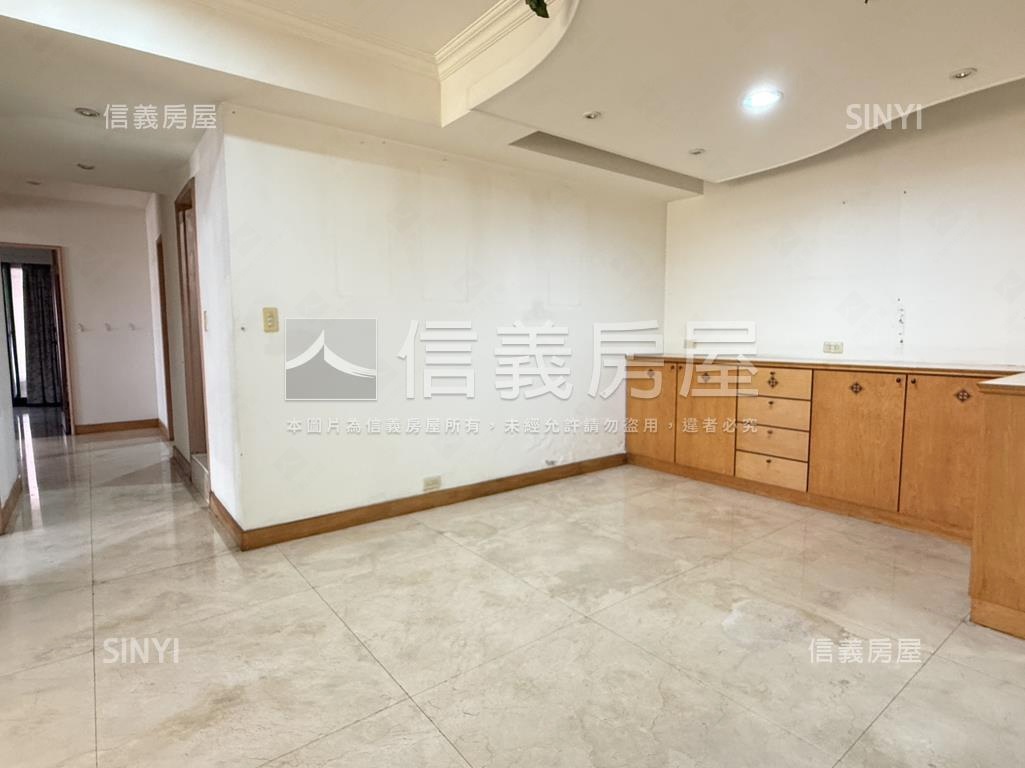 近七賢國小大坪數採光三房房屋室內格局與周邊環境