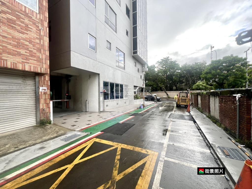 地上權便宜停車位１０號房屋室內格局與周邊環境