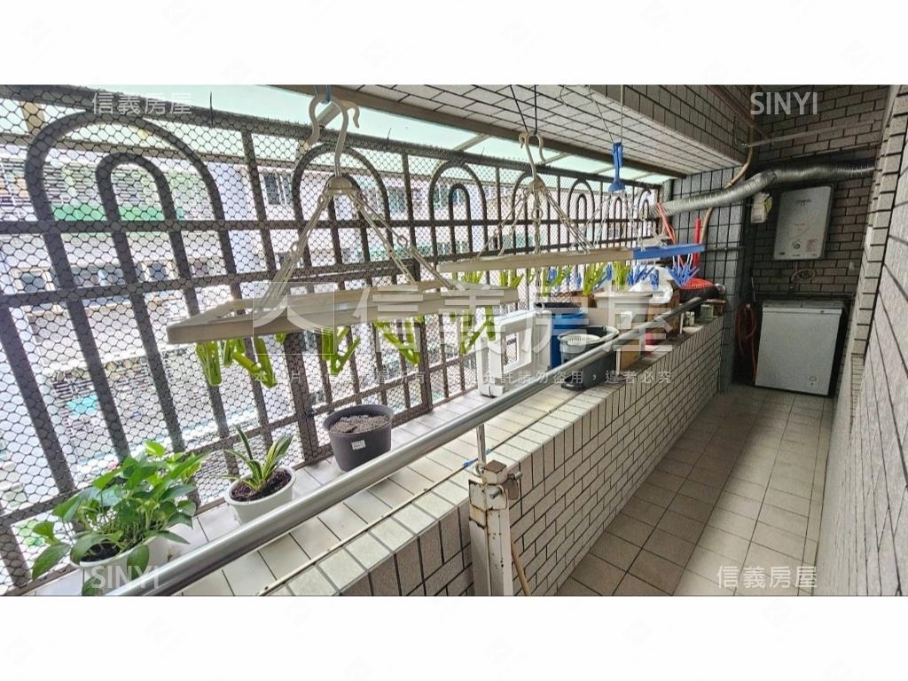甲天廈精緻社區電梯三房房屋室內格局與周邊環境