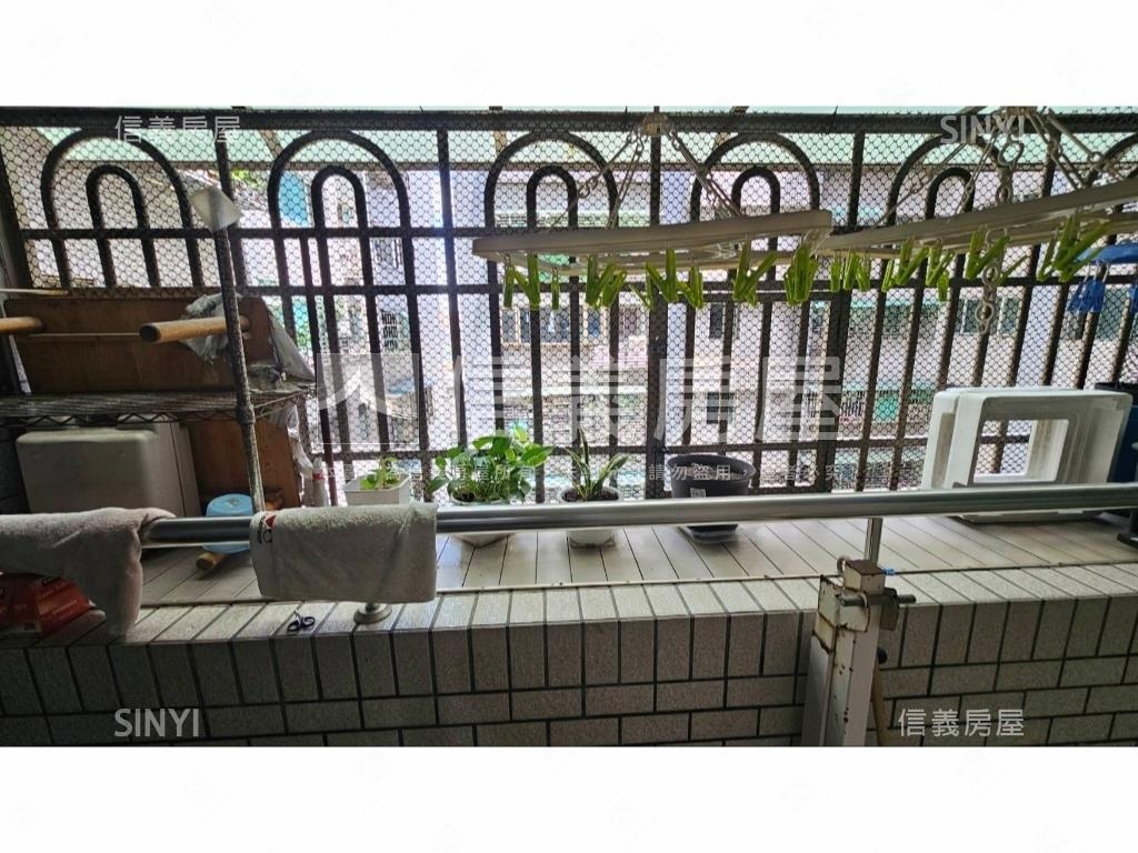 甲天廈精緻社區電梯三房房屋室內格局與周邊環境