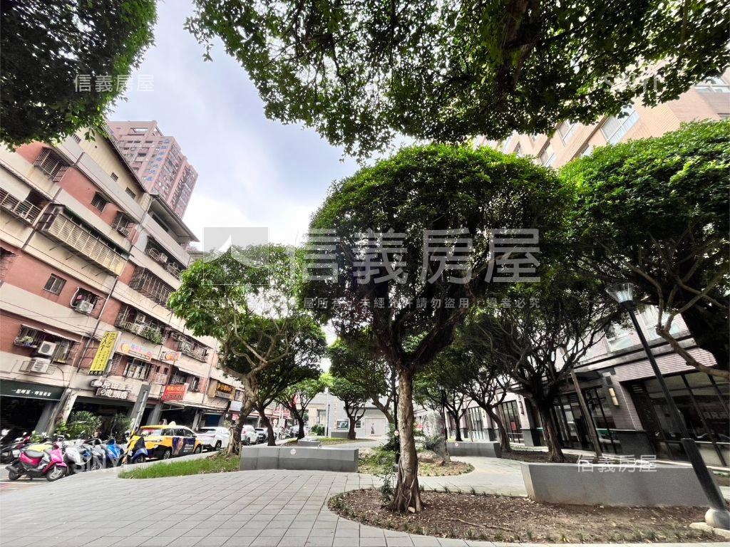 稀有家樂福黃金商場房屋室內格局與周邊環境