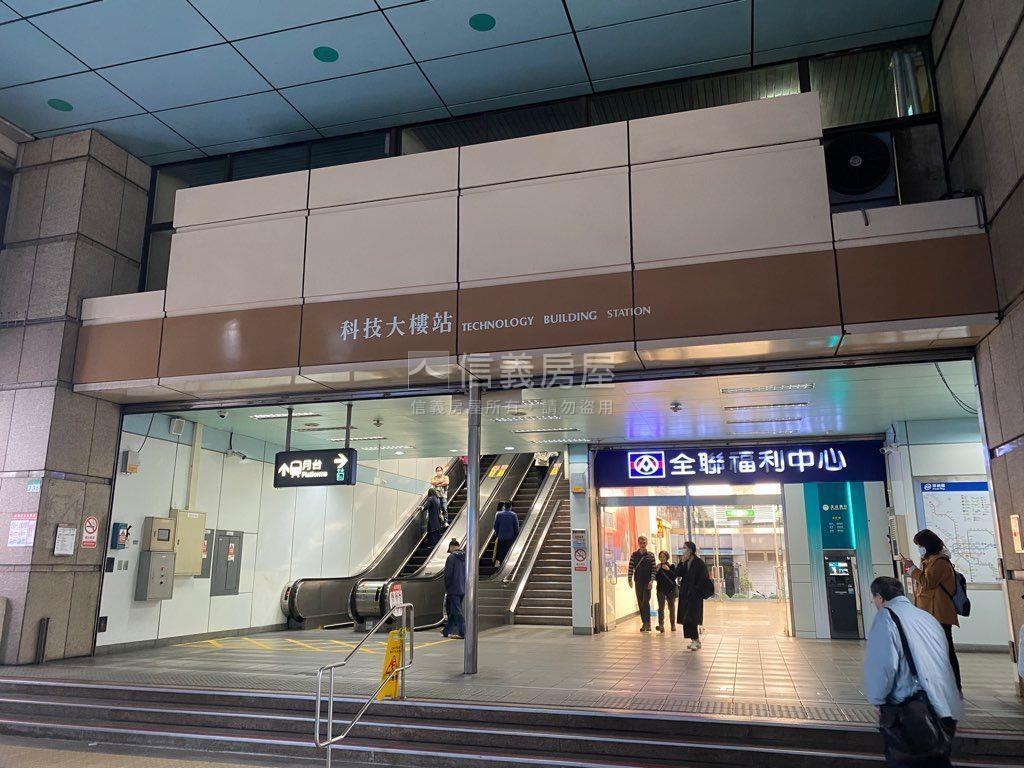 新台銀龍門金華捷運雙坡平房屋室內格局與周邊環境