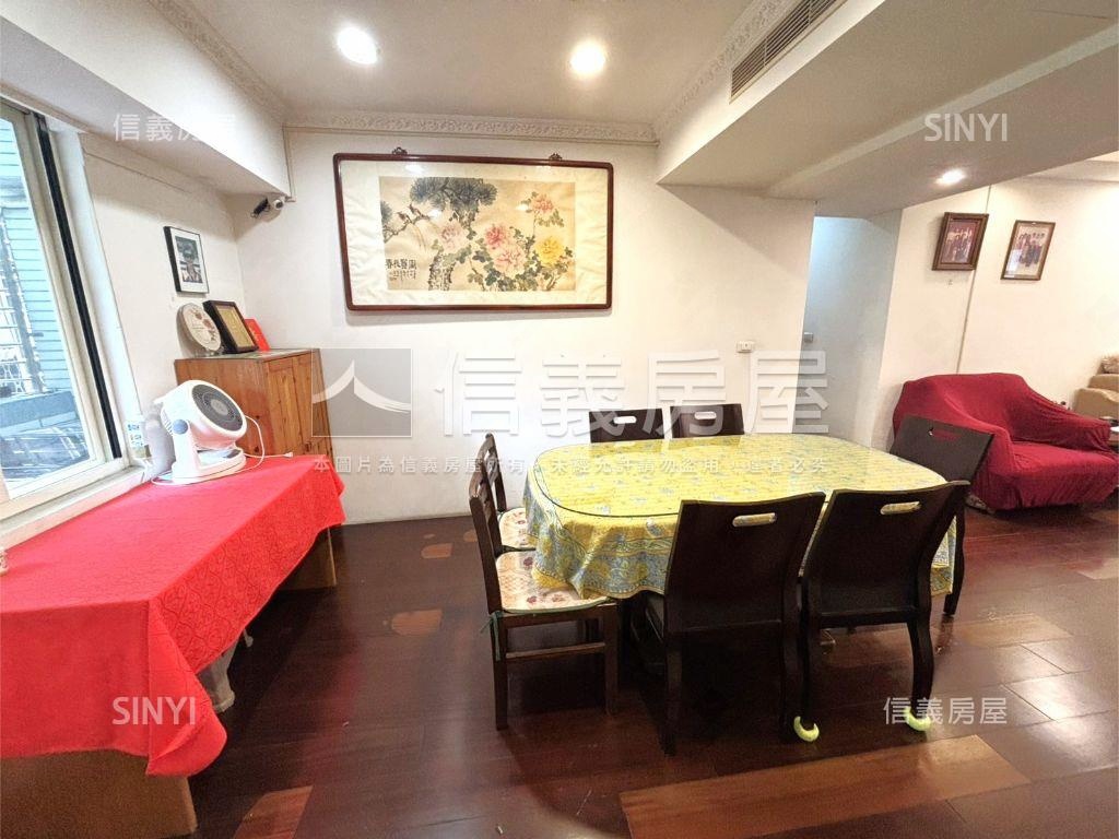 木柵獨棟電梯大三房車位房屋室內格局與周邊環境