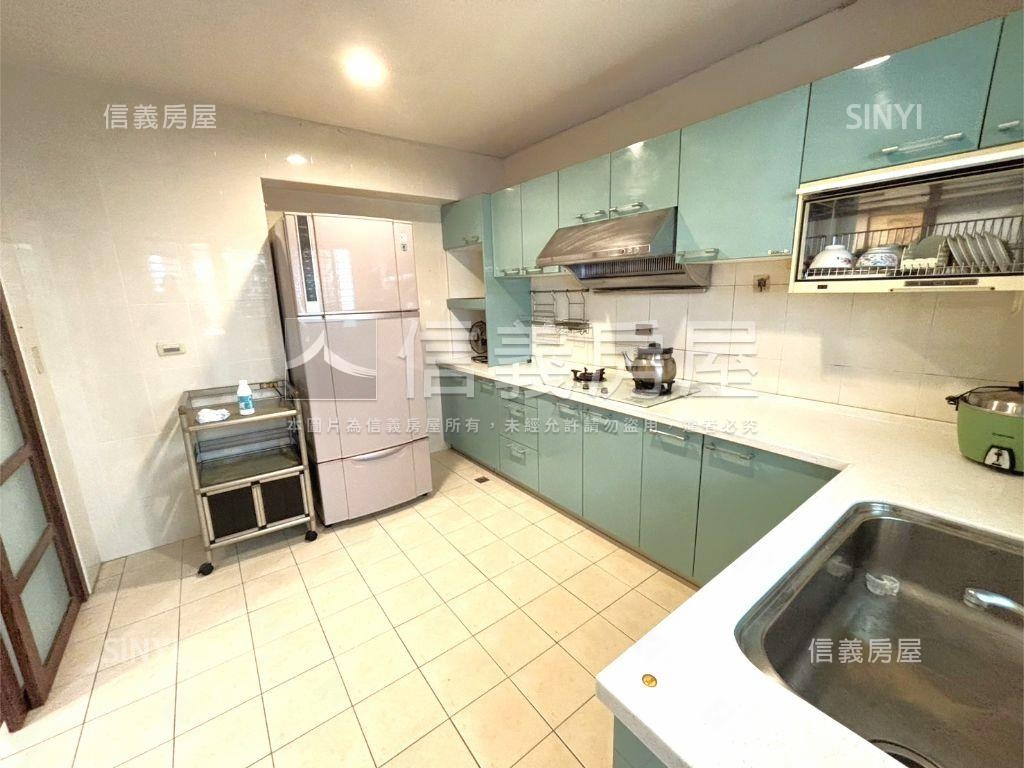 木柵獨棟電梯大三房車位房屋室內格局與周邊環境