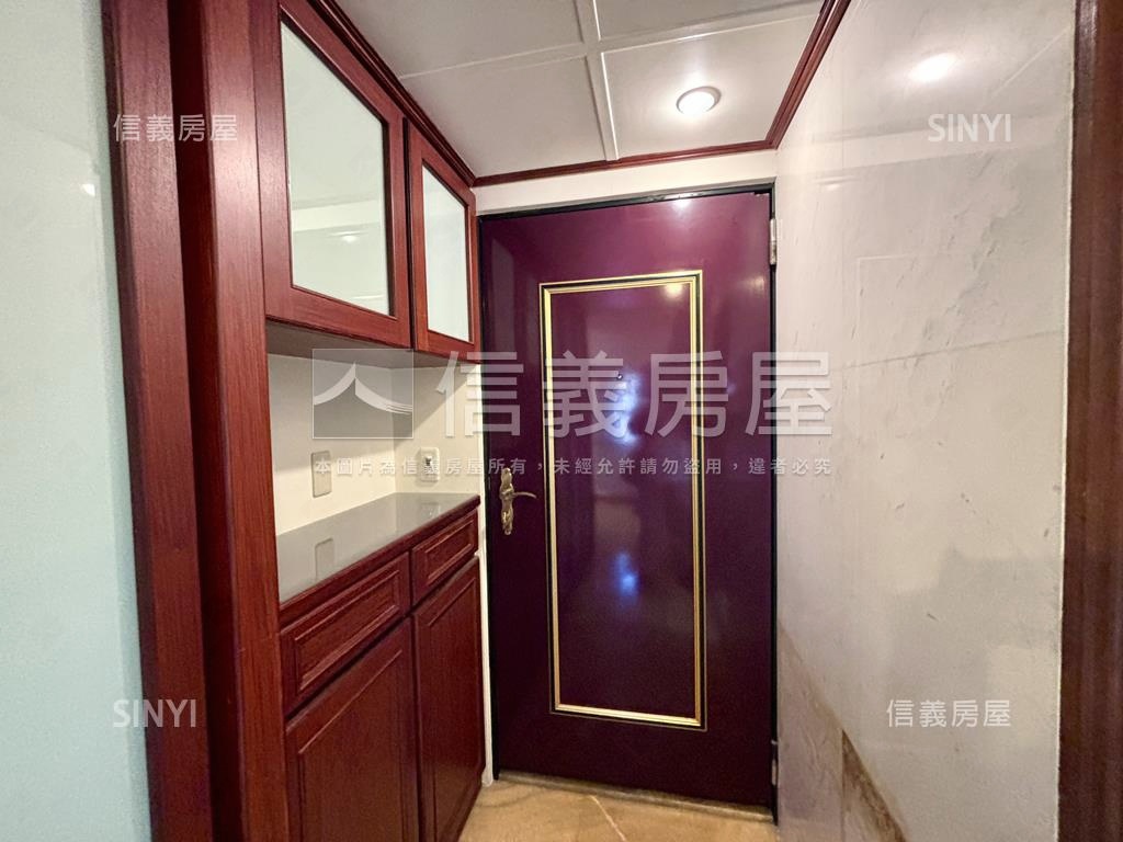 士東靓美電梯房屋室內格局與周邊環境