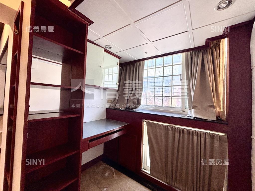 士東靓美電梯房屋室內格局與周邊環境