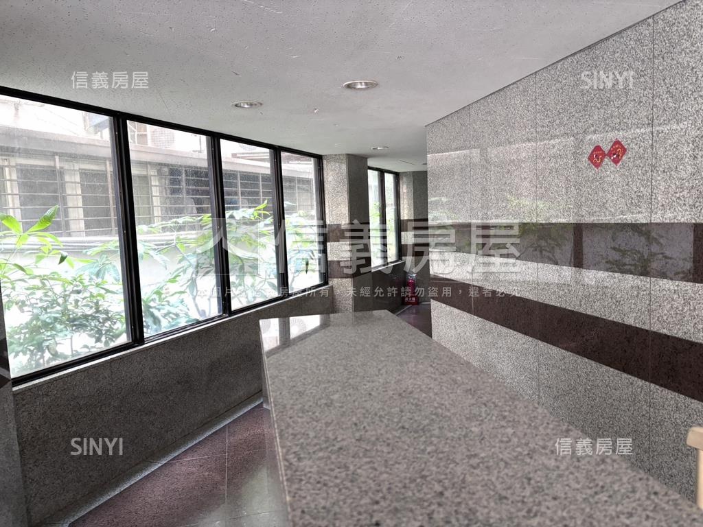 士東靓美電梯房屋室內格局與周邊環境