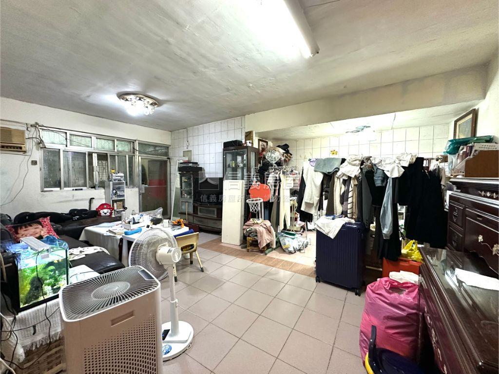 久康街一樓大空間房屋室內格局與周邊環境