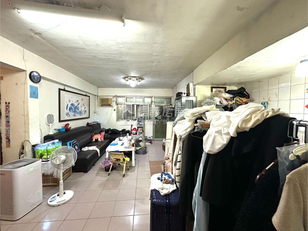 久康街一樓大空間房屋室內格局與周邊環境