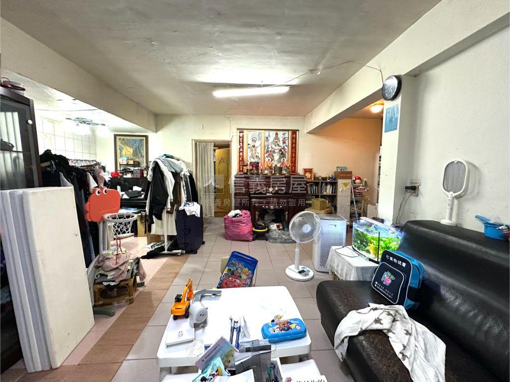 久康街一樓大空間房屋室內格局與周邊環境