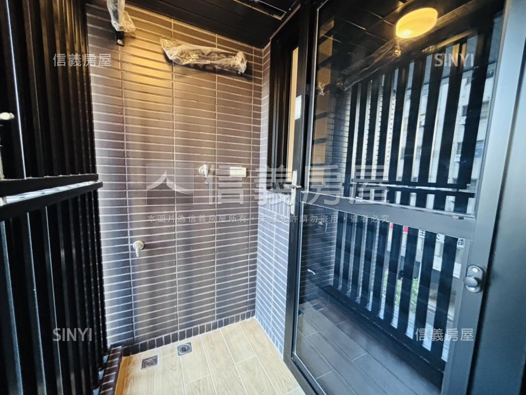 中央公園。民生一號院房屋室內格局與周邊環境