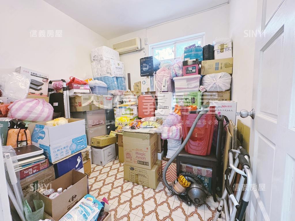 近捷運邊間三房低樓層房屋室內格局與周邊環境