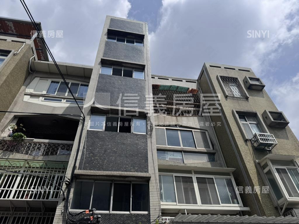 近捷運邊間三房低樓層房屋室內格局與周邊環境