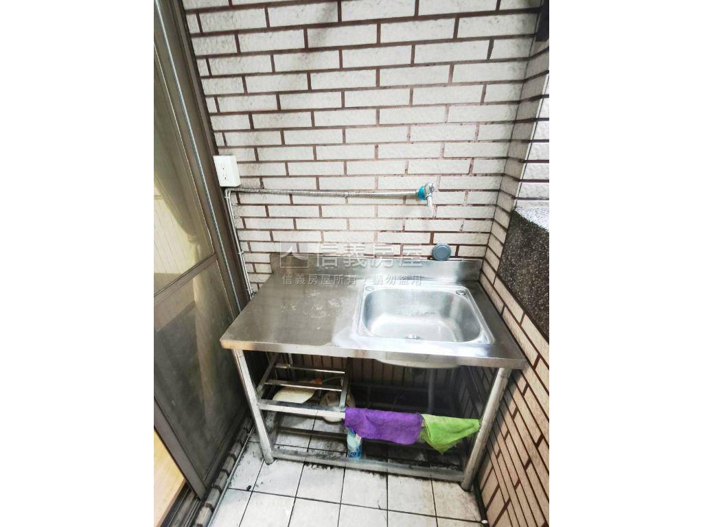 正一中商圈順天中來套房房屋室內格局與周邊環境