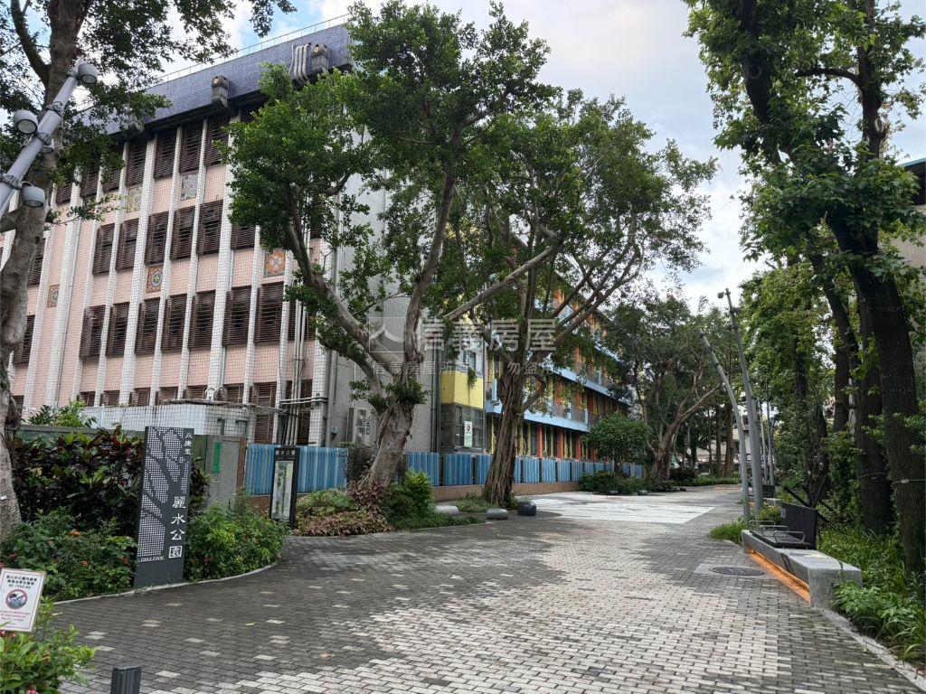 新生金華東門捷運方正美寓房屋室內格局與周邊環境
