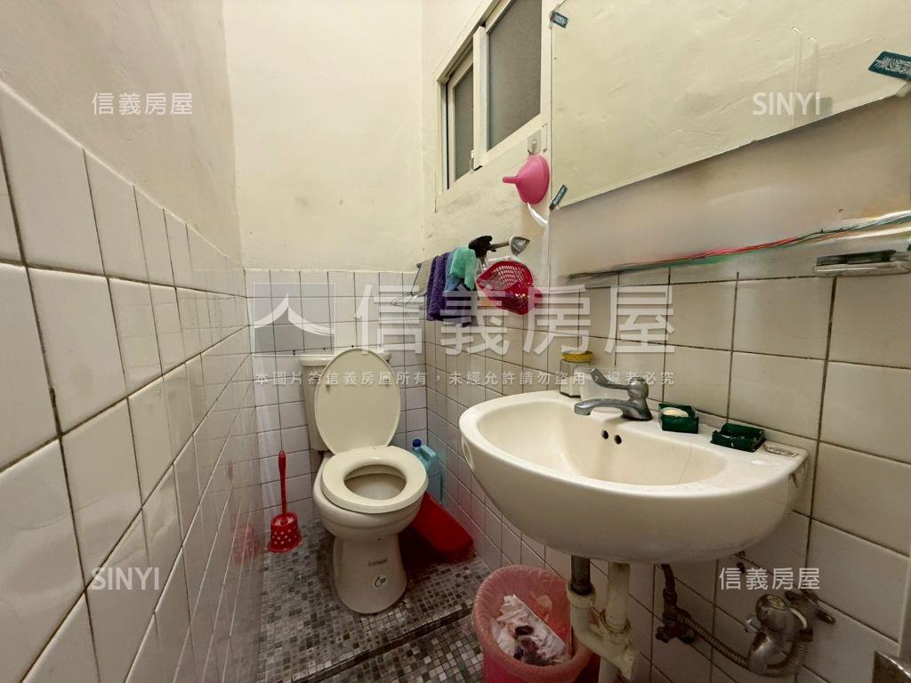 近青年高中低總價透天房屋室內格局與周邊環境