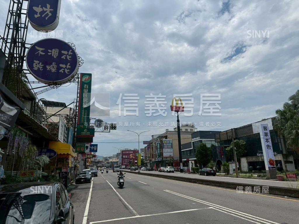近青年高中低總價透天房屋室內格局與周邊環境